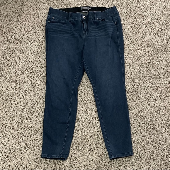 BOMBSHELL SKINNY JEAN - PREMIUM STRETCH DARK WASH SIZE 20R - Picture 2 of 10